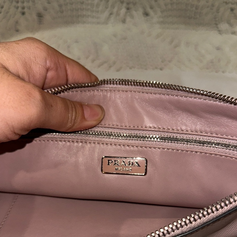 Prada bag - Picture 14 of 17